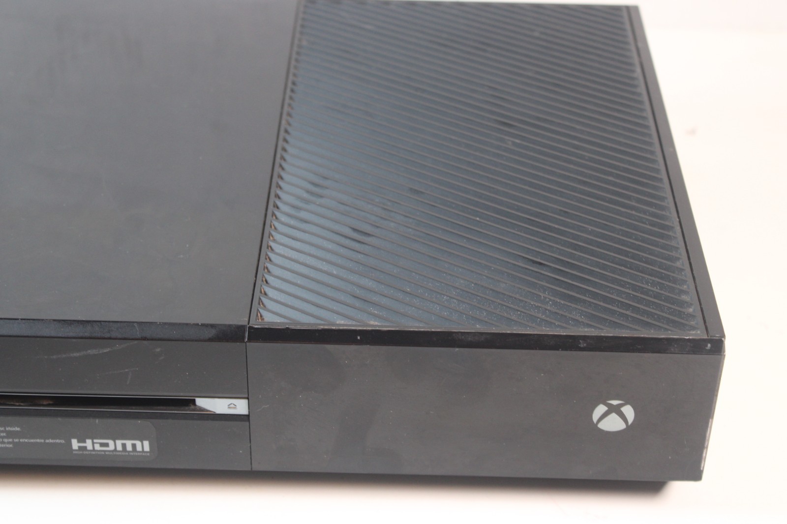 Microsoft Xbox One Model 1540 Console Bundle 500 GB, controller, game, cords