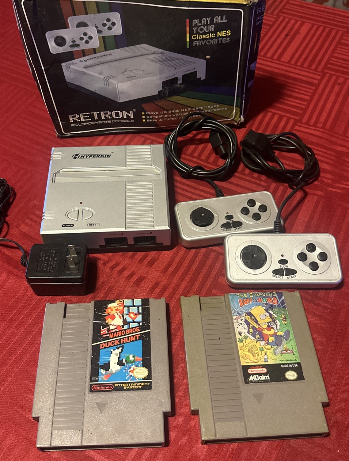 Retron HYPERKIN Classic NES Console 2 Controller AC Adapter 2 Games No AV Cord