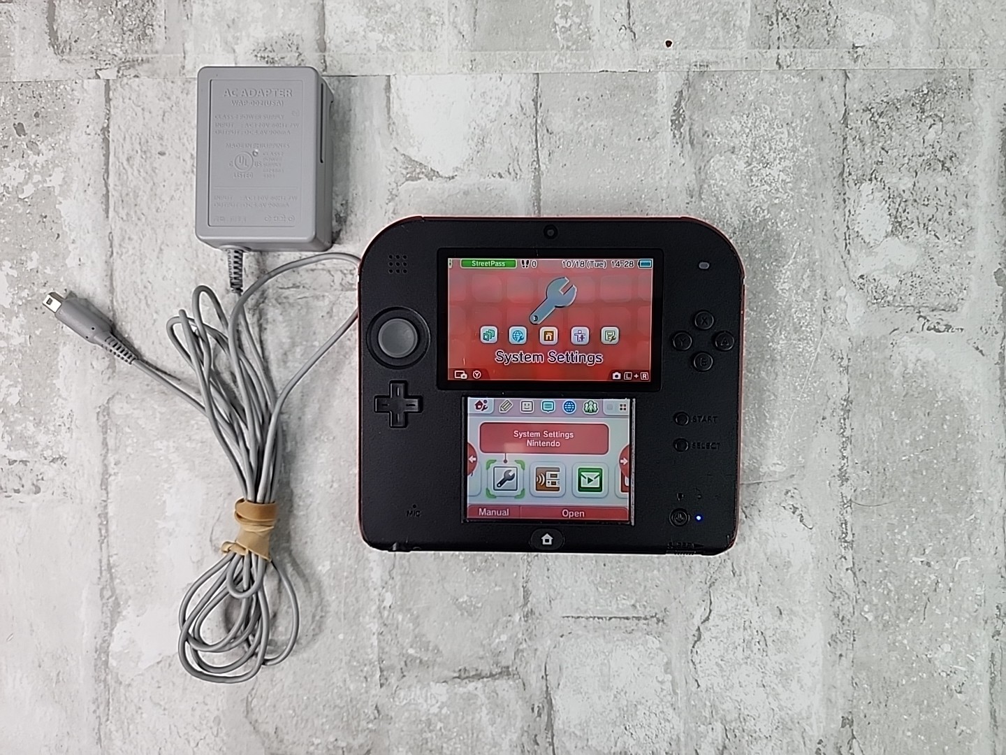 Nintendo 2DS Console FTR-001 Black Red w/ Charger SD Card *NO Stylus* Tested