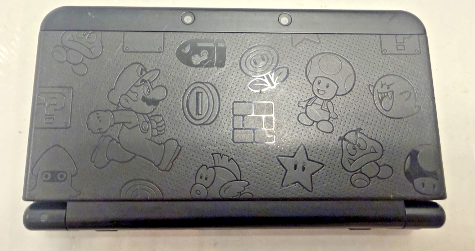 New Nintendo 3DS Original Super Mario Edition Black Friday Edition (CIB)
