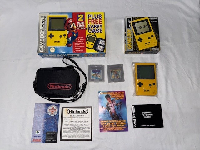 Nintendo Game Boy Pocket 2 Game Mario Bundle with Carry Case Complete in Box UKV