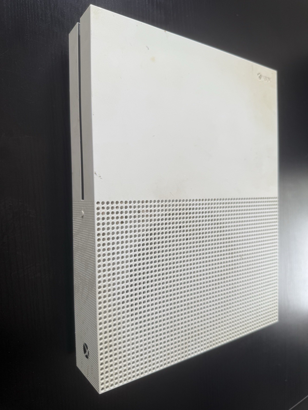Xbox One S 1TB White – For Parts or Not Working