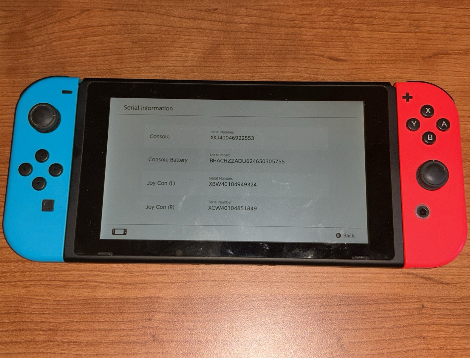 Nintendo Switch Console 32GB 1080p Wi‑Fi USB‑C w/ Neon Red/Blue Joy-Con & Dock