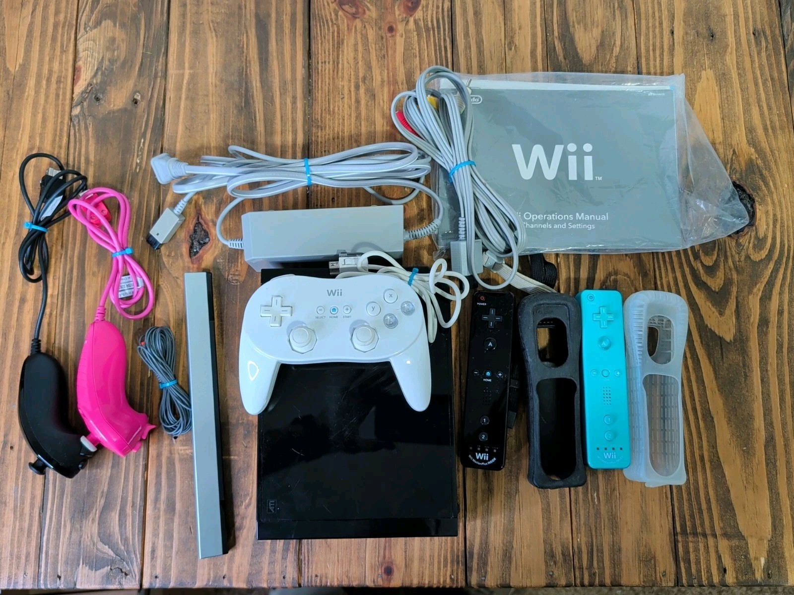 Nintendo Wii Black Console with lots of extras