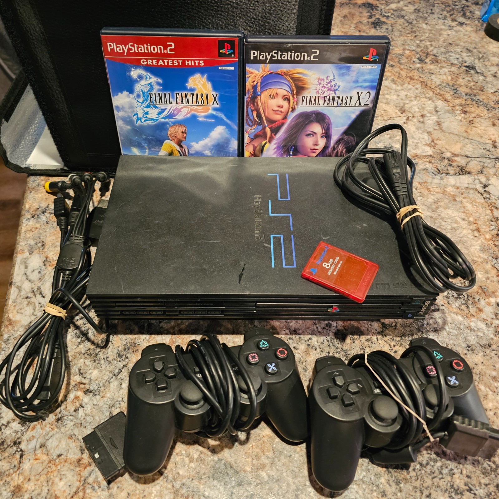 Sony PlayStation 2 PS2 SCPH-39001 Console Bundle 2 Controllers M/card