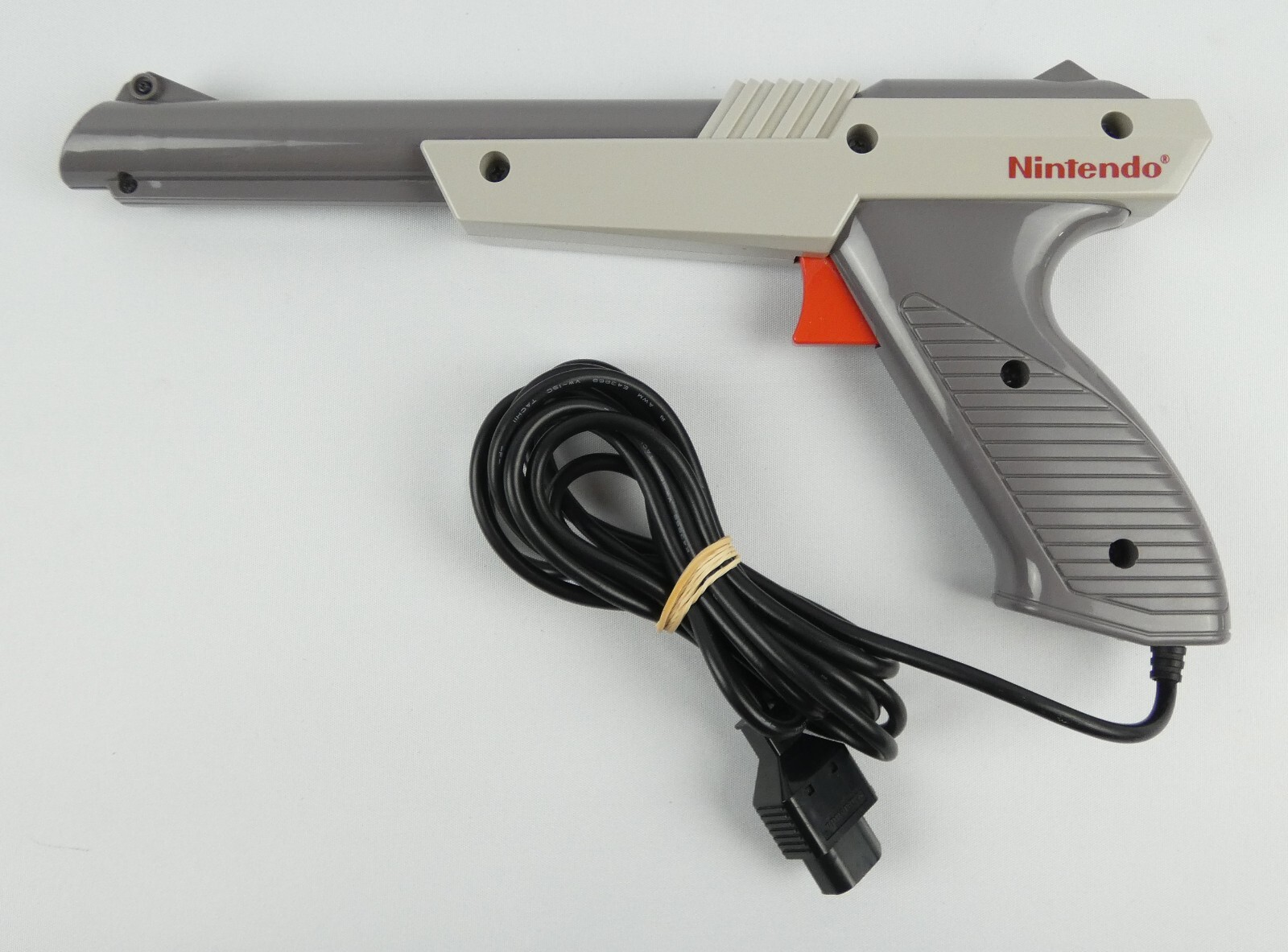 NES Zapper – Original Nintendo NES-005 Light Gun for Duck Hunt, Wild Gunman, etc