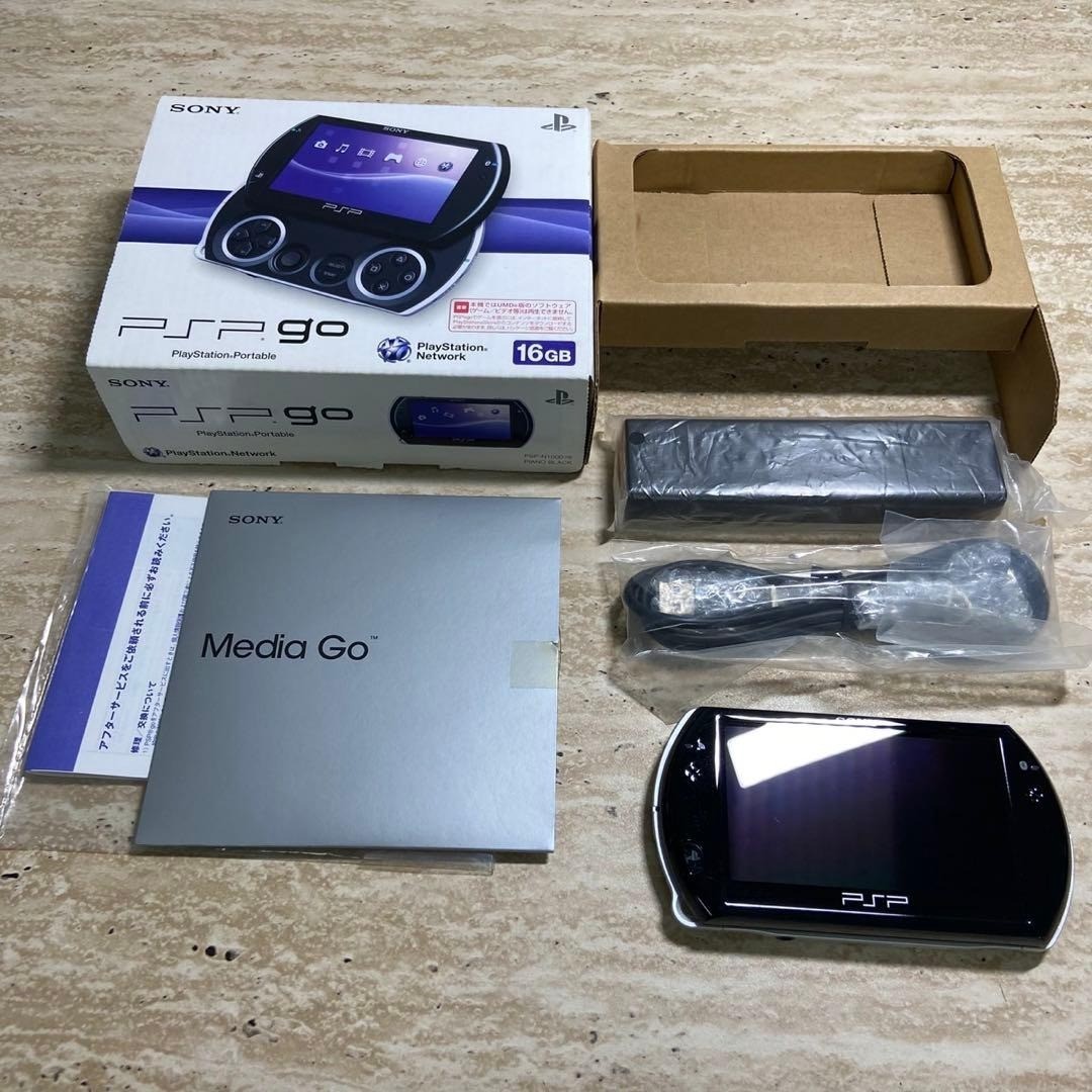 Sony PSP Go Piano Black 16GB Console Boxed Complete Tested Near Mint 7118