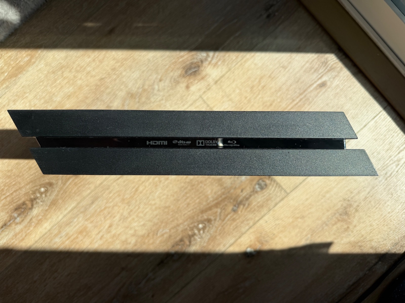 Sony PS4 500GB Bundle w/ 2 Controllers, Charging Dock, Games – Tested & Working