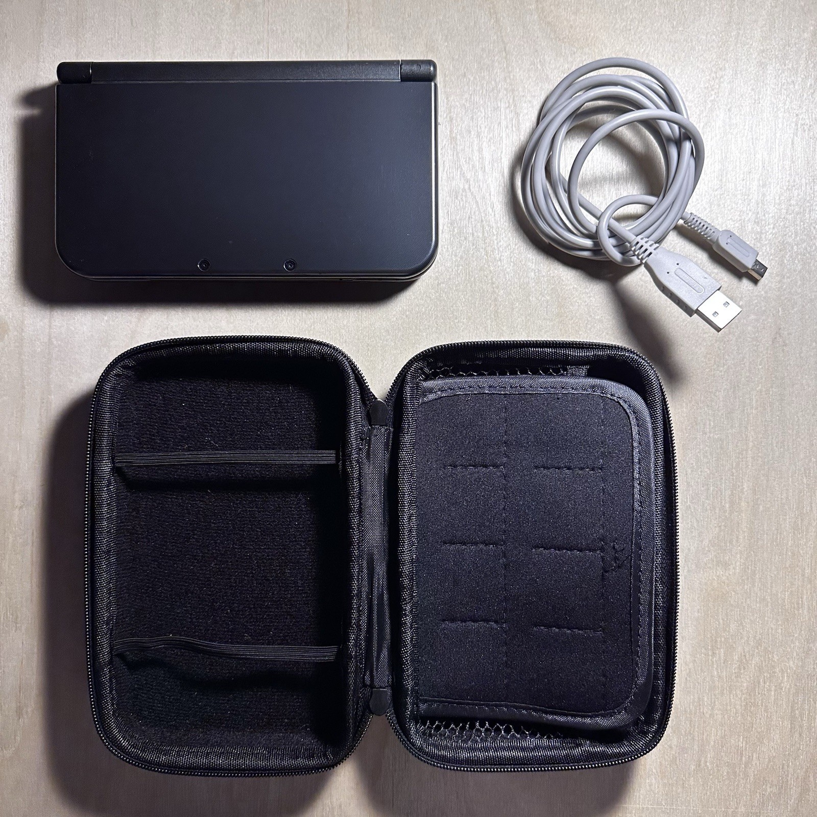 New Nintendo 3DS LL XL Top IPS Region Unlocked Metallic Black Bundle W/ Charger