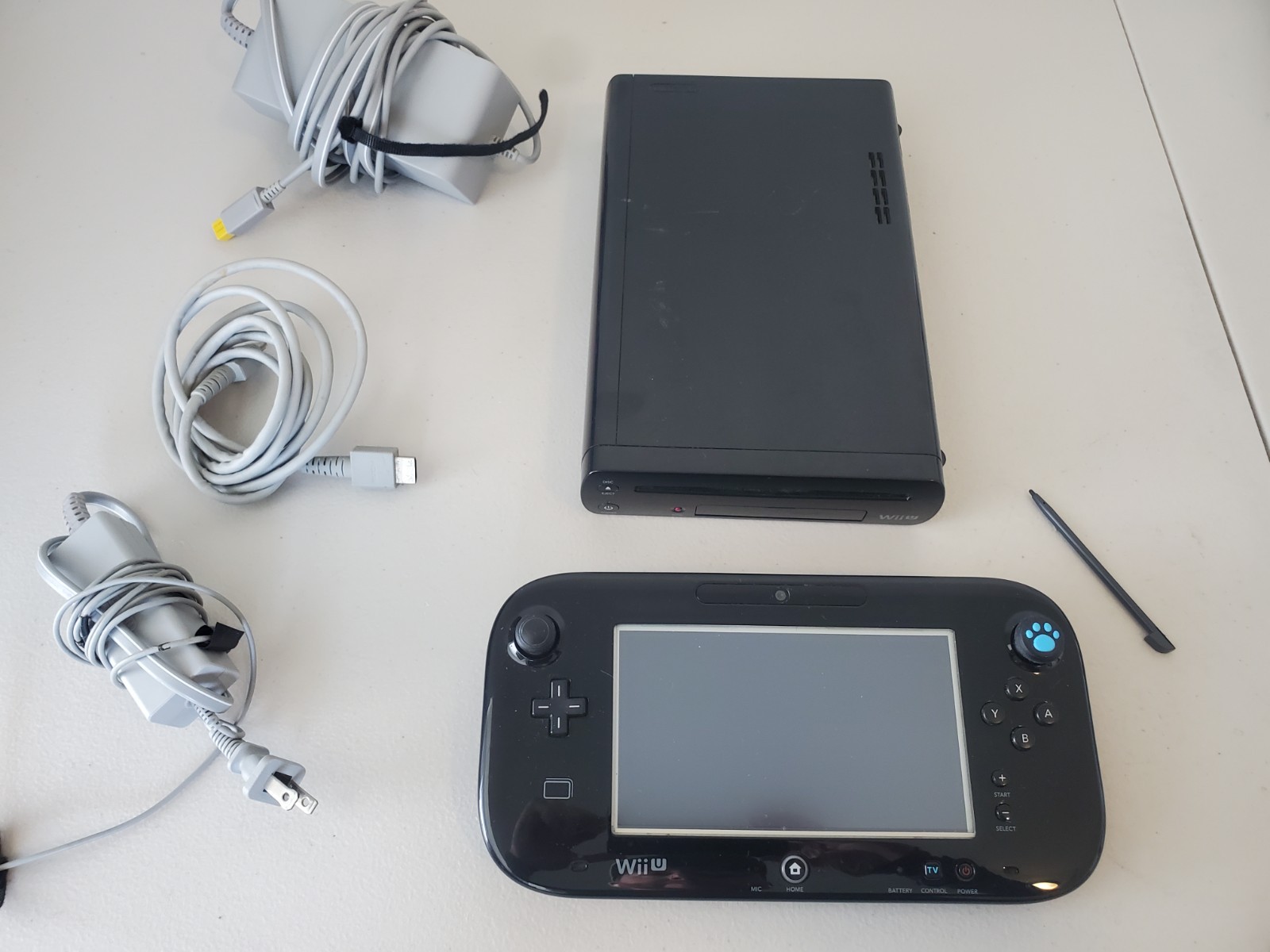 Nintendo Wii U Deluxe 32GB Handheld System Black – (PLEASE READ)
