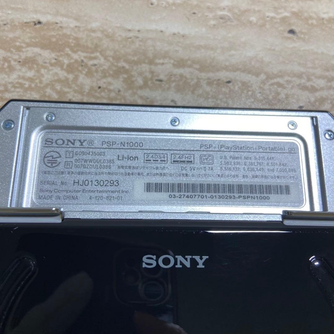 Sony PSP Go Piano Black 16GB Console Boxed Complete Tested Near Mint 7118