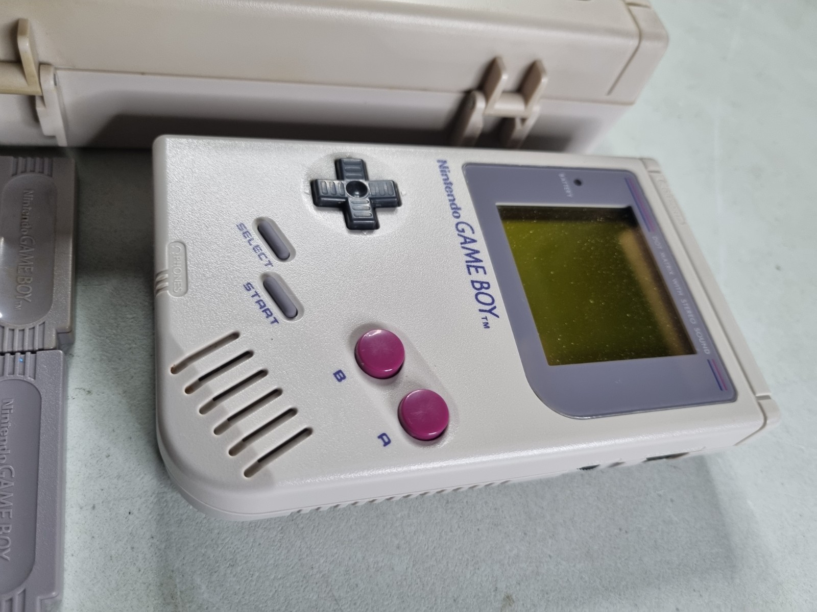 Nintendo Gameboy DMG-01 With Oem Nintendo Hard Case and Games